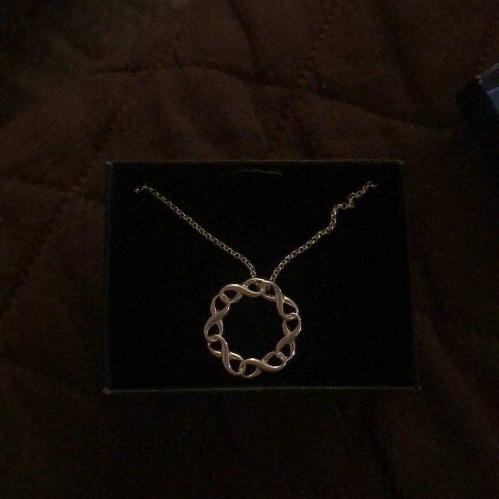 cute necklace!